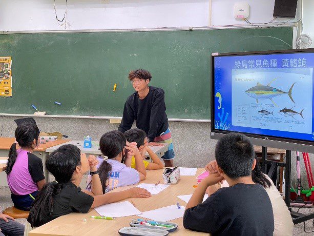 生活在熱帶及亞熱帶地區的黃鰭鮪魚,因氣候因素及黑潮,經常出現在台灣東部外海,因此成為綠島著名漁產之一。