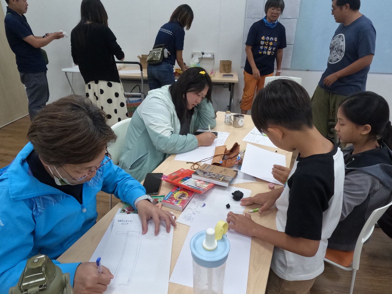 學員開始創作