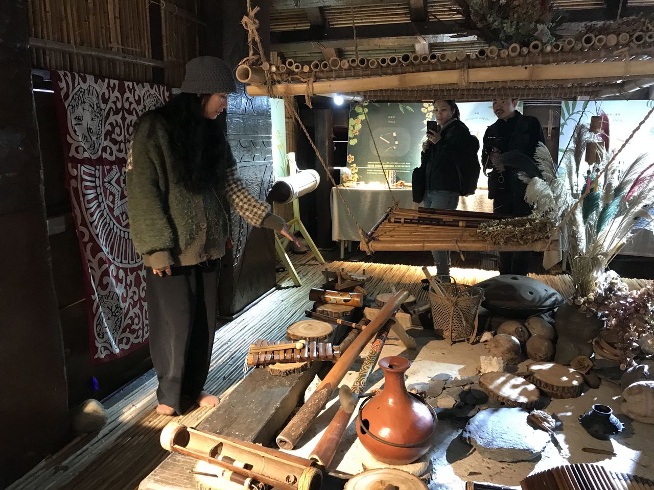 內部設置了南島樂器展。