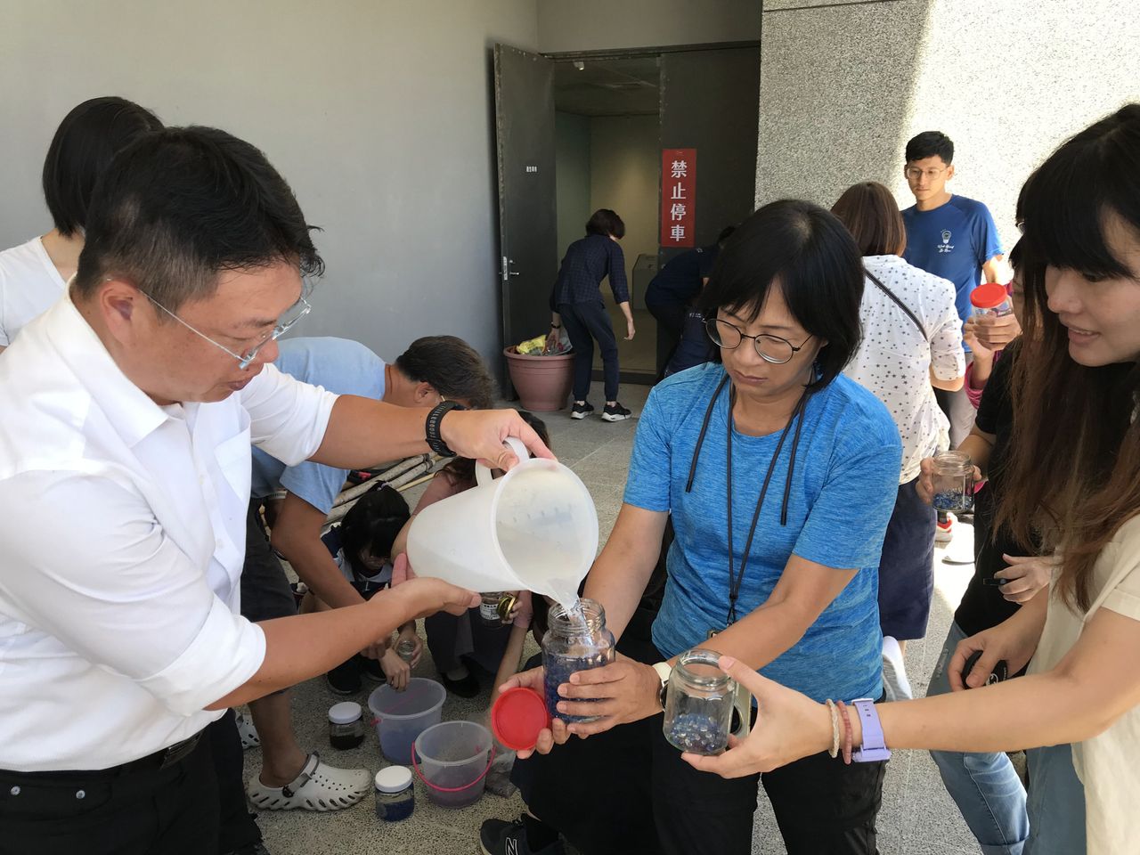 製作水母水晶燈