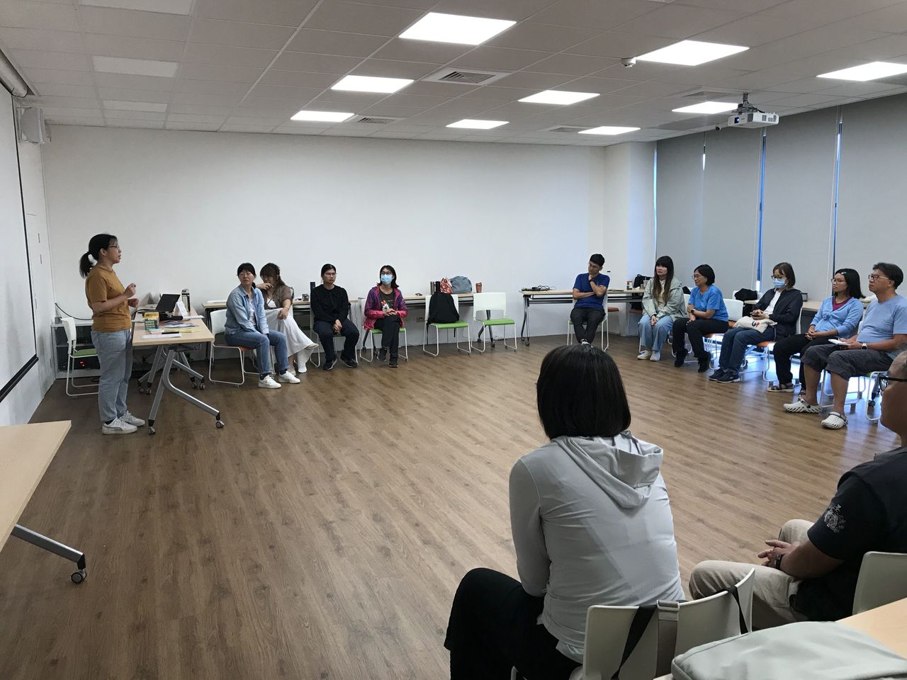 由洪鈴雅研究員帶領課程- 透過戲劇融入風電議題