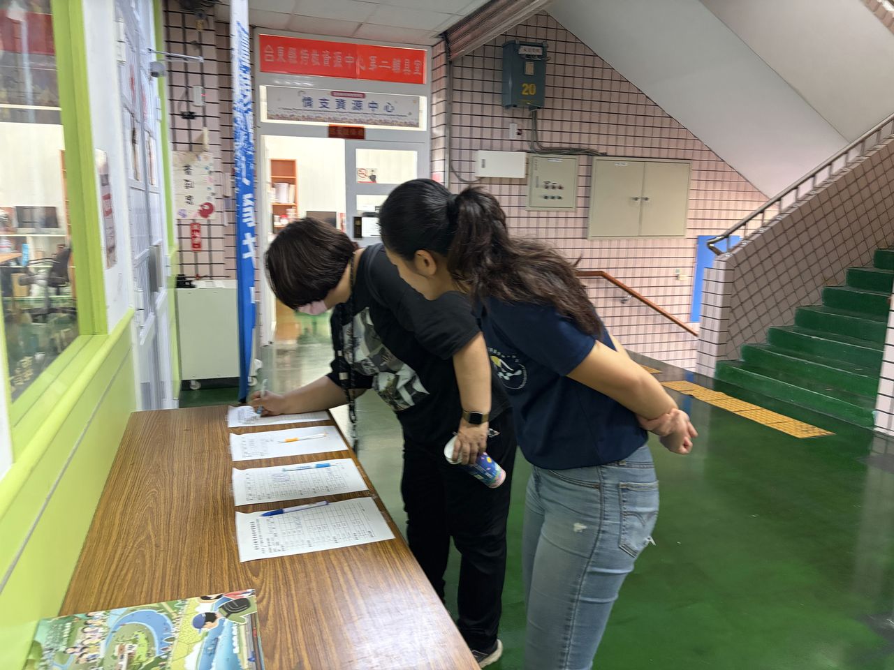 與會師長簽到。