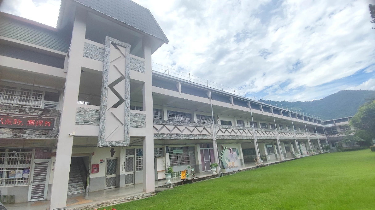 加拿國小